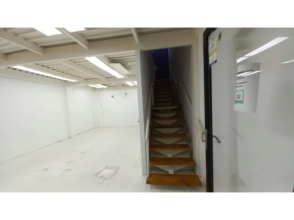 Se ofrece en Venta Local Comercial en CC Plaza La Boyera - 5
