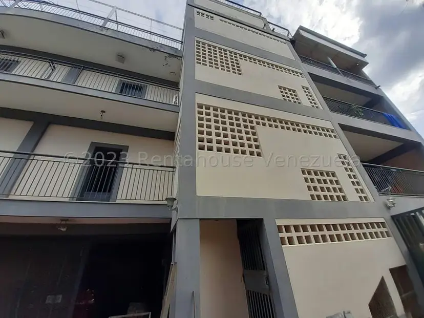 Terreno (Comercial) en Venta en Palo Negro, Aragua