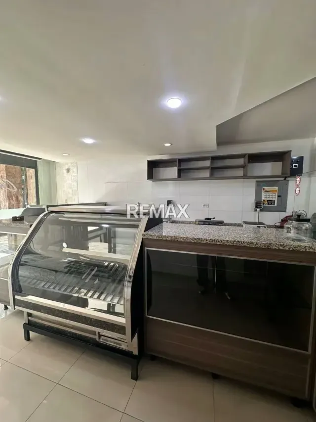 Local comercial en alquiler av bermudez - 3