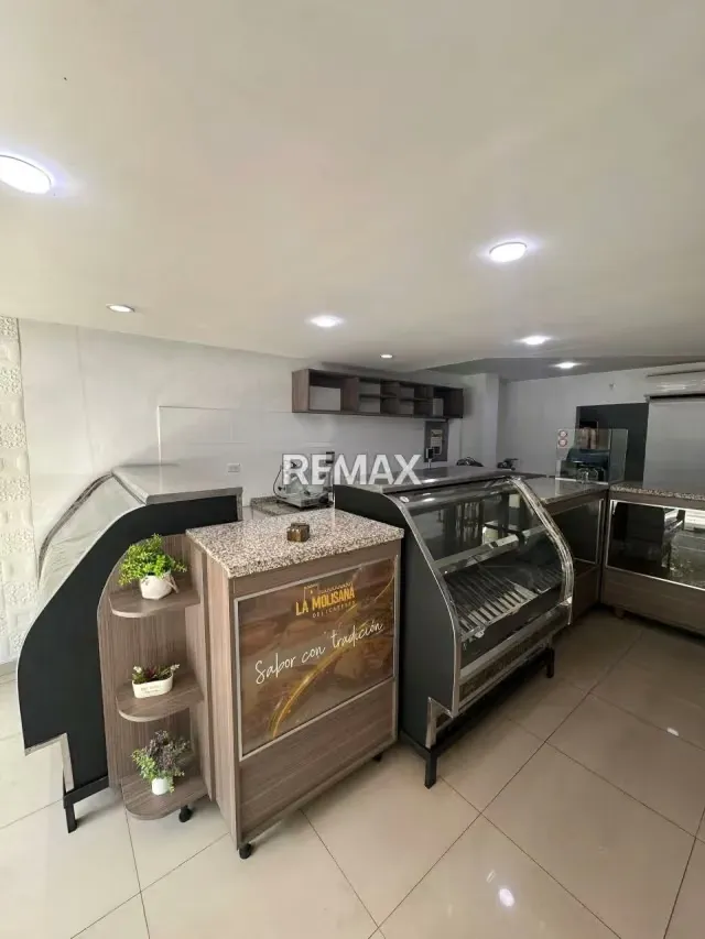 Local comercial en alquiler av bermudez - 4