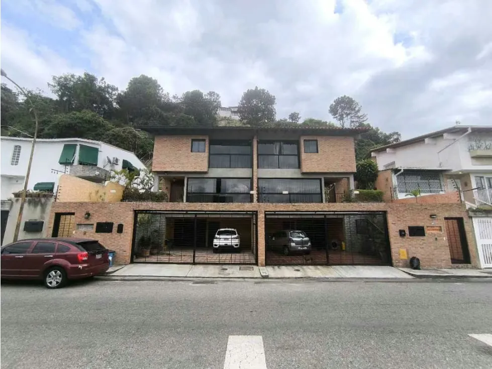 Alto Prado VENDO casa 350m2 Remodelada calle cerrada vista Ávila(mogo)