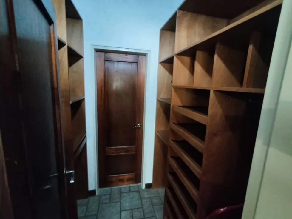 Alto Prado VENDO casa 350m2 Remodelada calle cerrada vista Ávila(mogo) - 11
