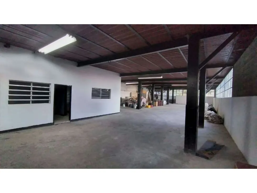Galpón en venta 2000m², Carrizal - 2