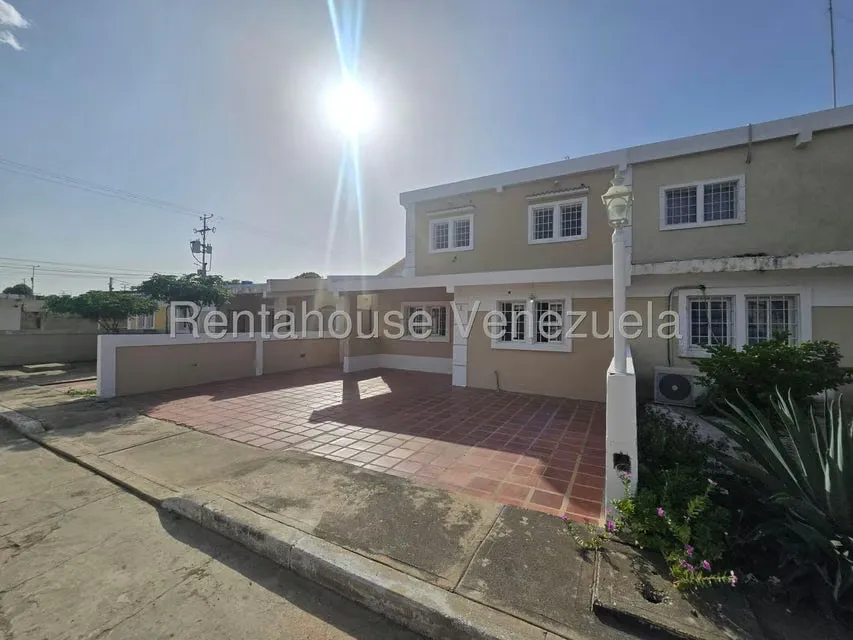 Townhouse (Duplex) en Venta en Barrio Campo Alegre, Zulia - 2