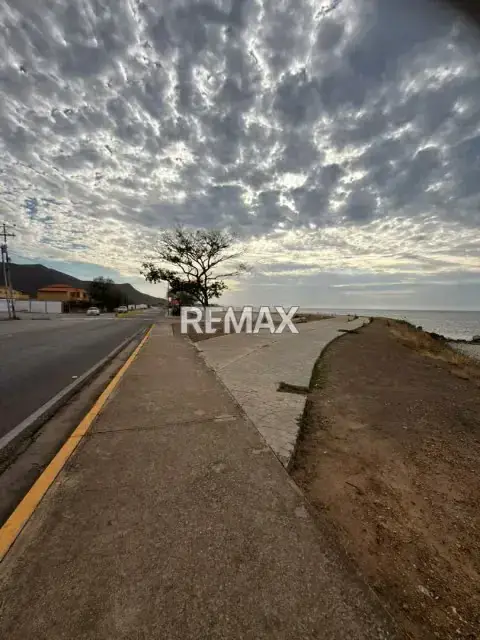 Comodo Apartamento Vista al Mar Juan Griego en frente del mar
