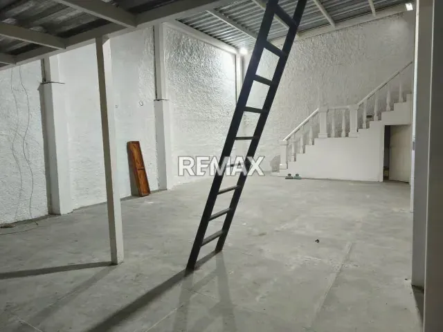 GALPÓN CON OFICINAS EN ALQUILER EN LA TRINIDAD -ZONA INDUSTRIAL - 10