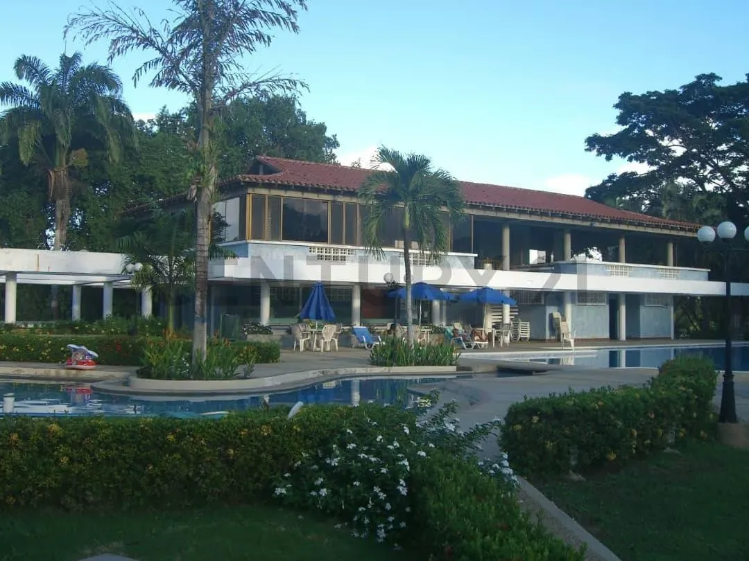 VENTA APARTAMENTO ISLA REAL EN RIO CHICO ZT