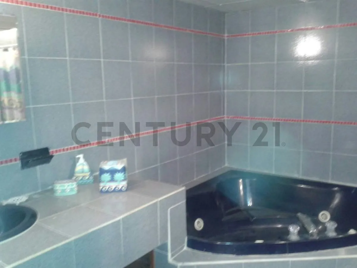 VENTA APARTAMENTO ISLA REAL EN RIO CHICO ZT - 5
