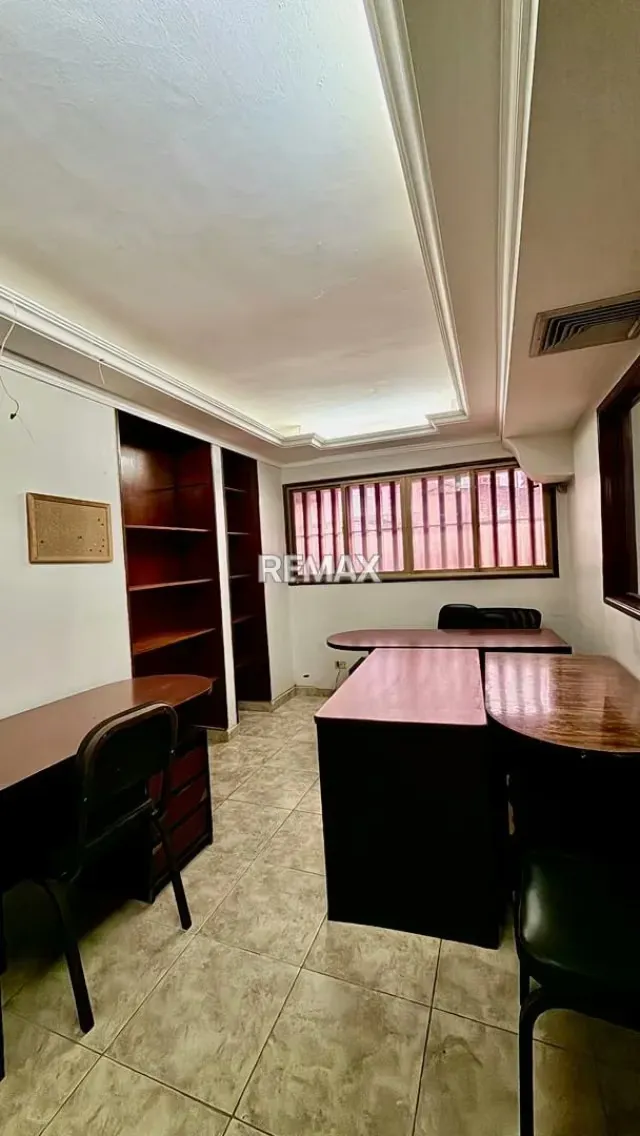 Se Vende Local para Oficinas - 2