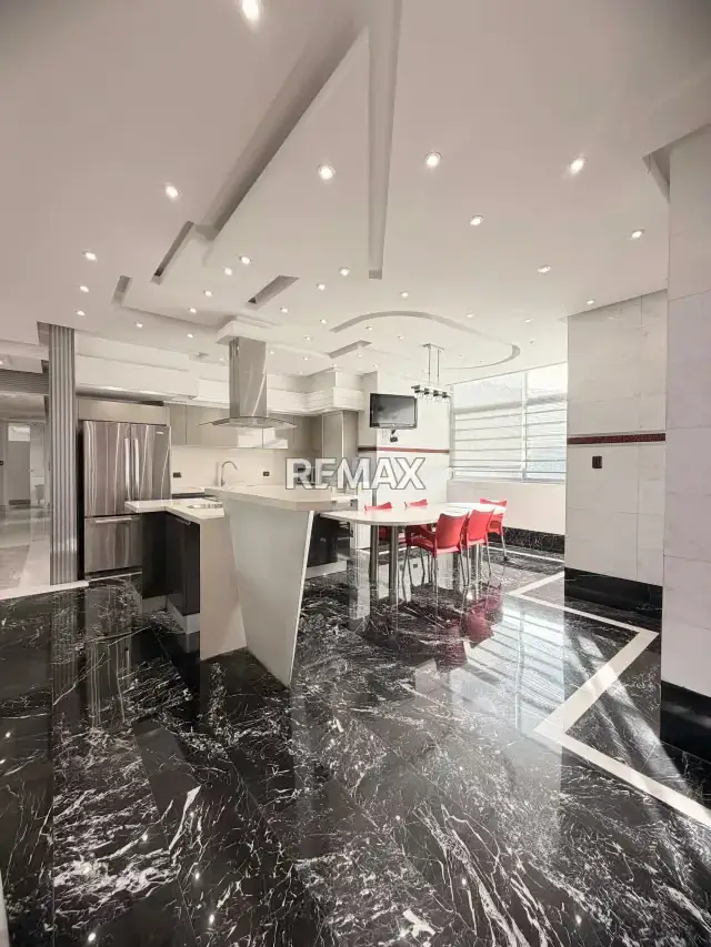 Apartamento de Lujo en Casupo Garden, 4 Avenidas El Parral