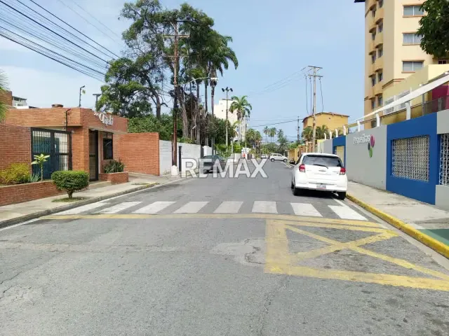 Terreno de 1473m2 zonificación R5 en Venta con ubicación privilegiada Casco Central Lecheria Venezuela - 8