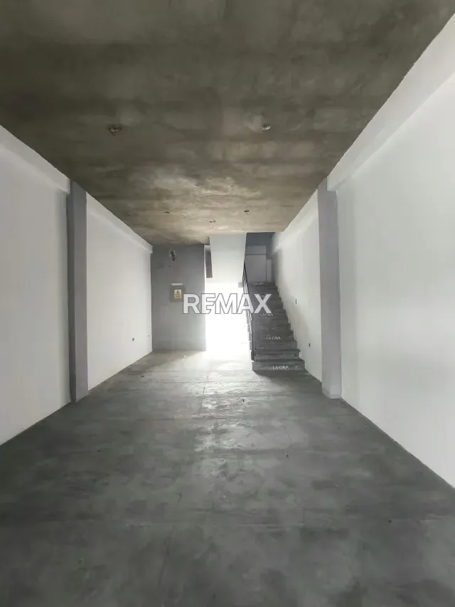 Se alquila local comercial ubicado en centro comercial pelayo Avenida ugarte pelayo maturín - 4