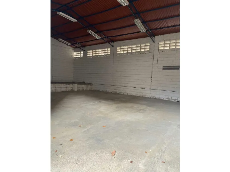 Vendo terreno 2900m2 Av. Andrés Bello Los Caobos 0307 - 11