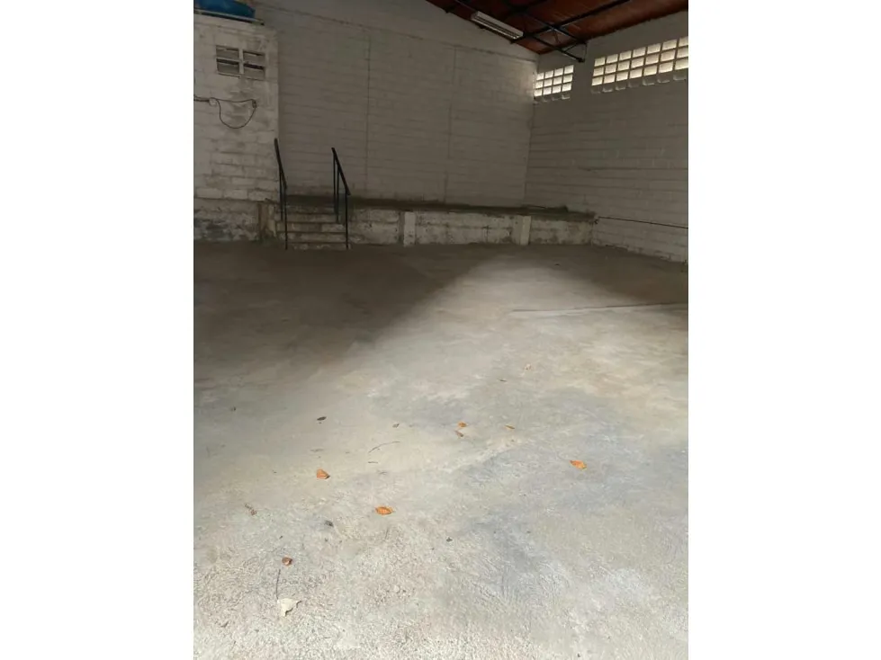 Vendo terreno 2900m2 Av. Andrés Bello Los Caobos 0307 - 5