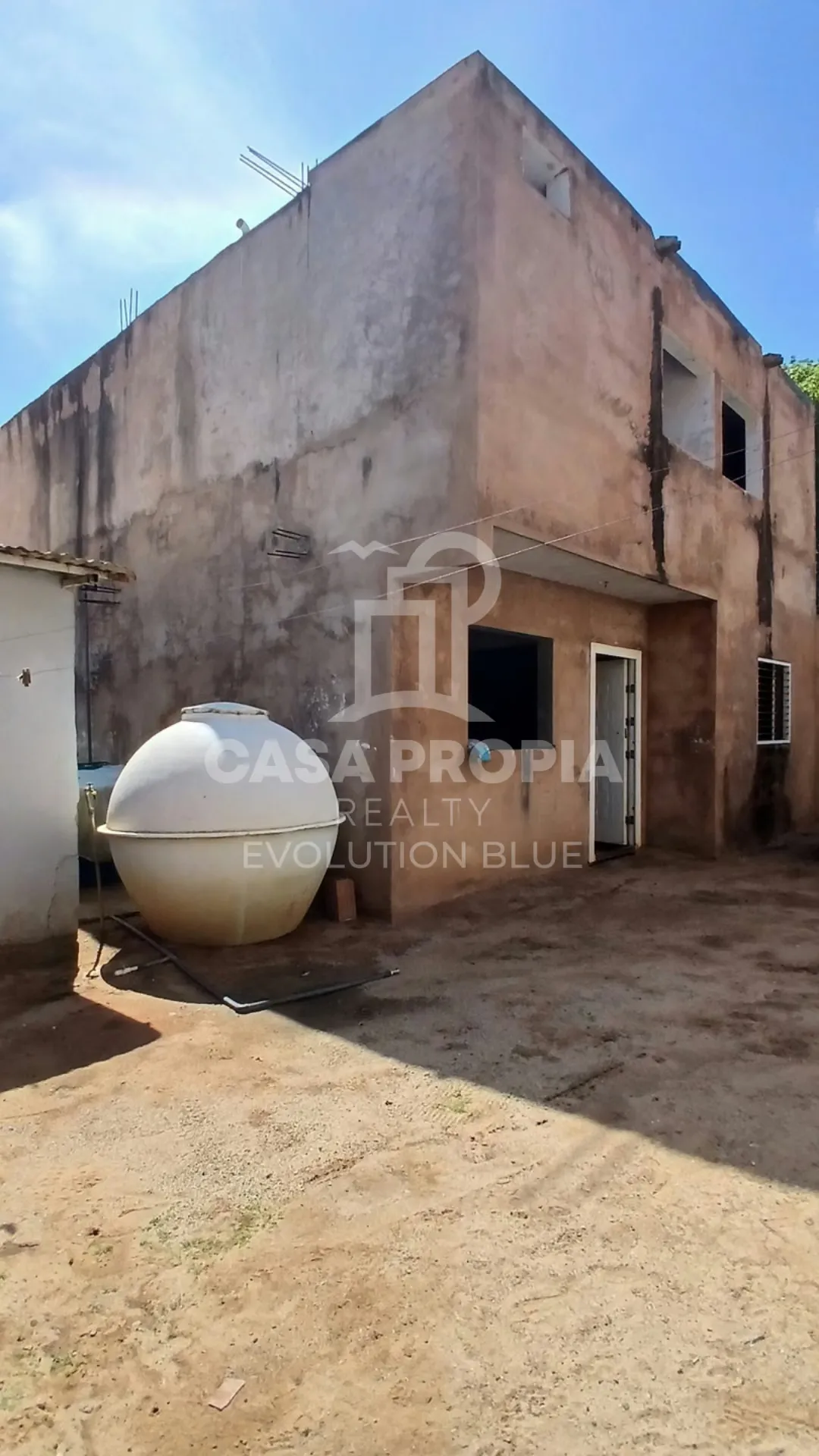 Townhouse en obra blanca con terreno
