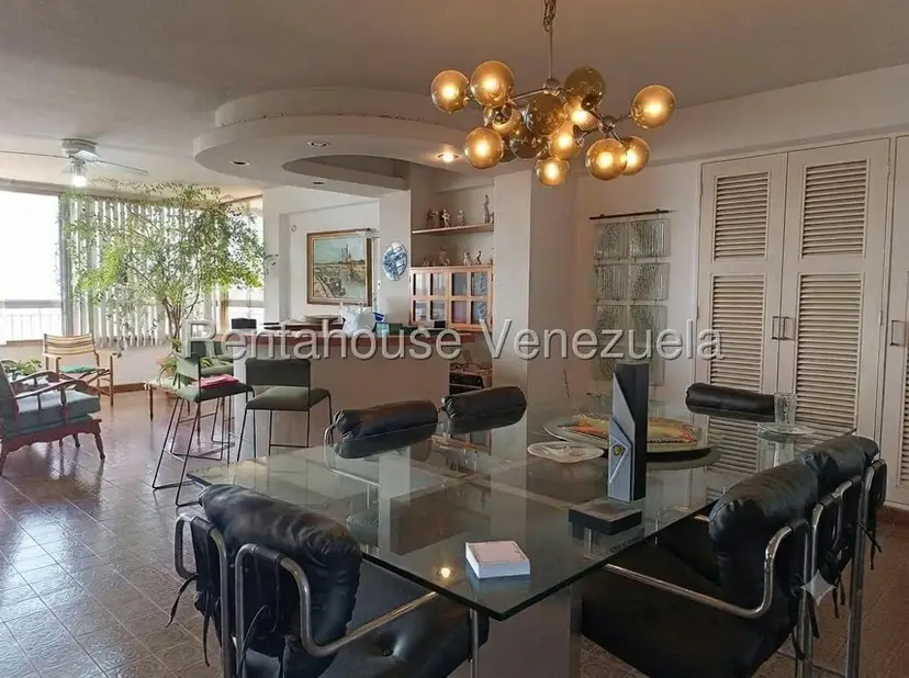 Apartamento (1 Nivel) en Alquiler en Colinas de Bello Monte, Distrito Metropolitano