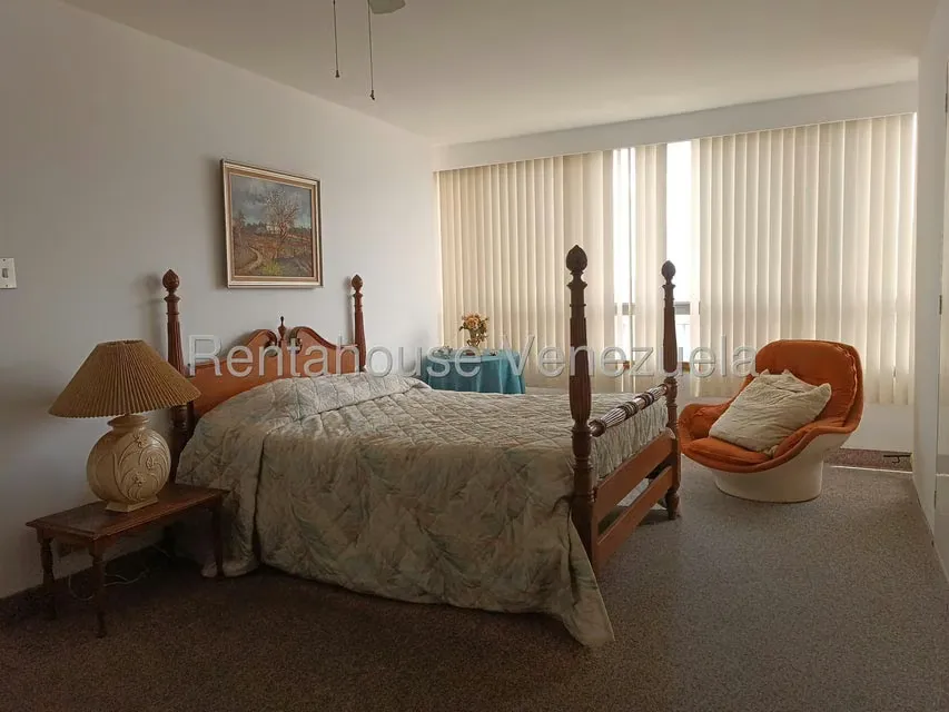 Apartamento (1 Nivel) en Alquiler en Colinas de Bello Monte, Distrito Metropolitano - 11