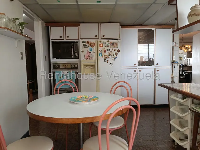 Apartamento (1 Nivel) en Alquiler en Colinas de Bello Monte, Distrito Metropolitano - 16