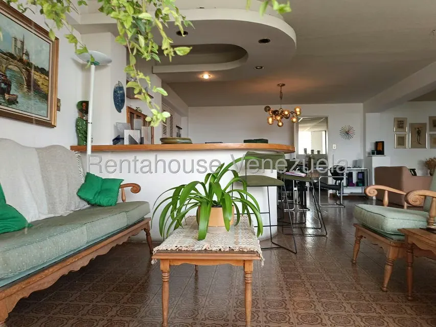 Apartamento (1 Nivel) en Alquiler en Colinas de Bello Monte, Distrito Metropolitano - 17