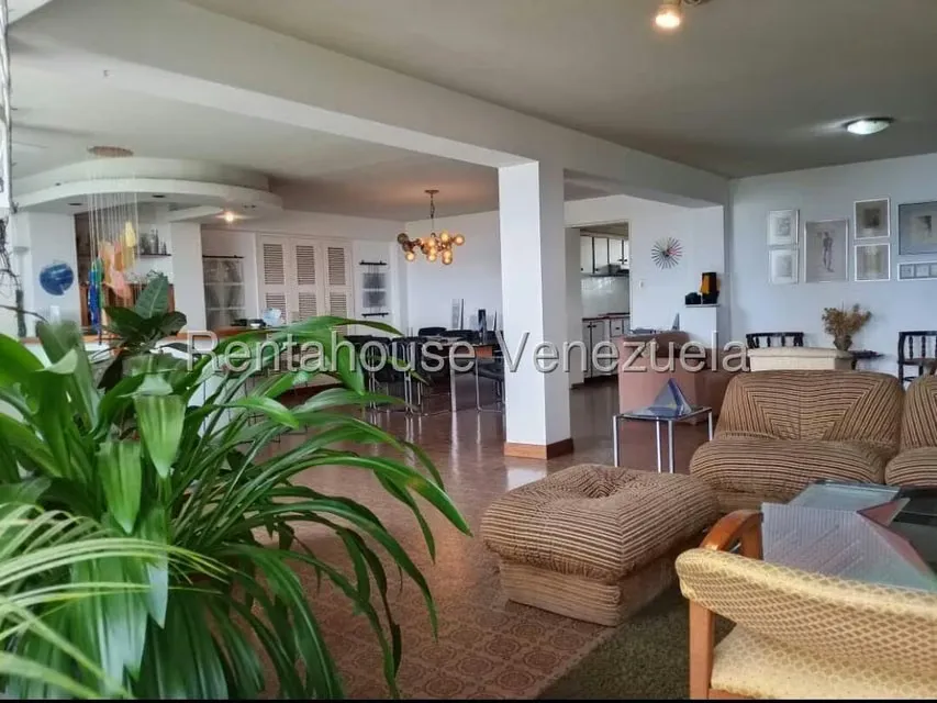 Apartamento (1 Nivel) en Alquiler en Colinas de Bello Monte, Distrito Metropolitano - 20