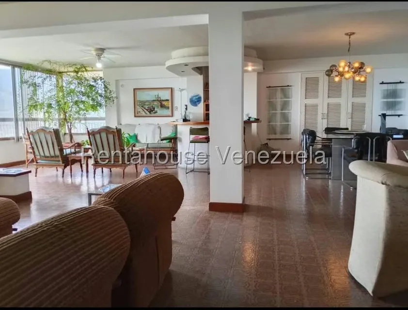 Apartamento (1 Nivel) en Alquiler en Colinas de Bello Monte, Distrito Metropolitano - 26