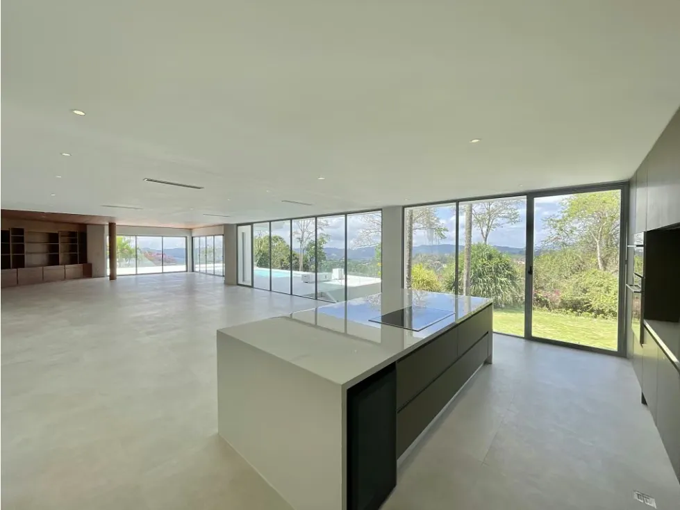 Se vende casa 1060m2 5h+2s/6.5b+s/14p La Lagunita - 4