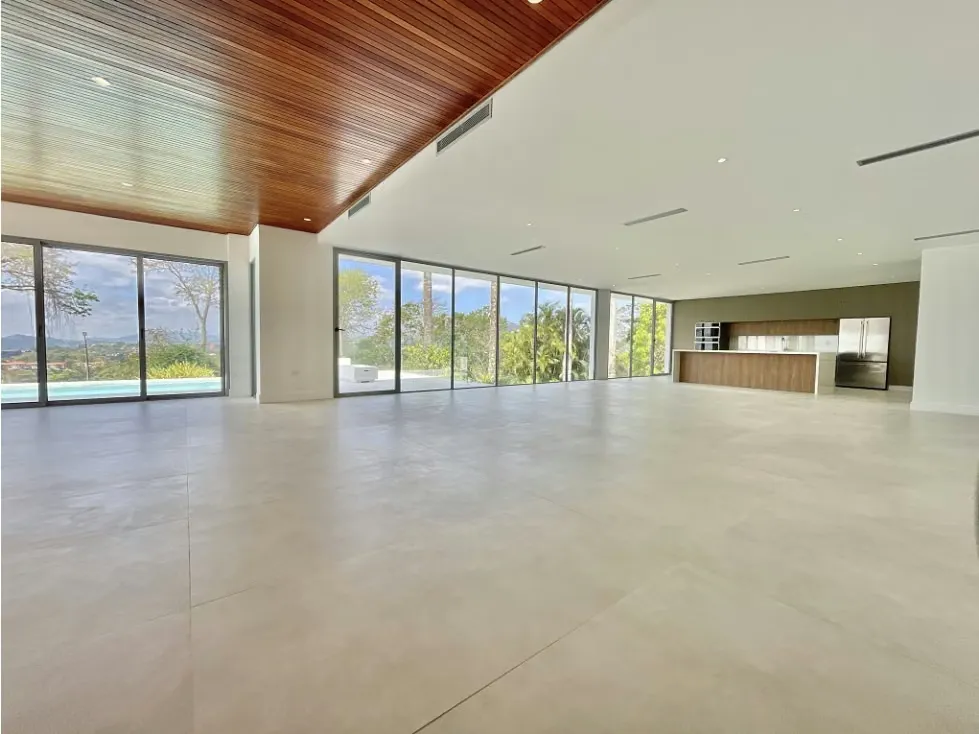 Se vende casa 1060m2 5h+2s/6.5b+s/14p La Lagunita - 6
