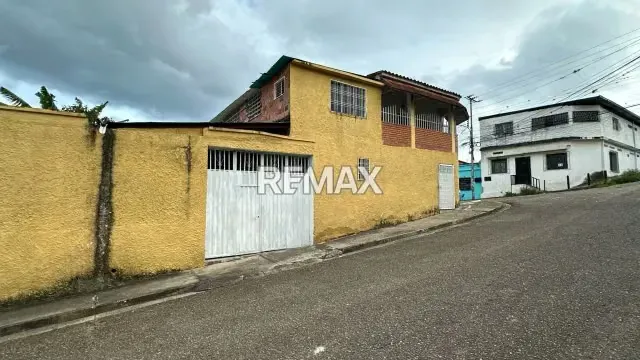 En VENTA casa en TARIBA. Dos (2) cuadras más arriba del FUNDAHOSTA - 8