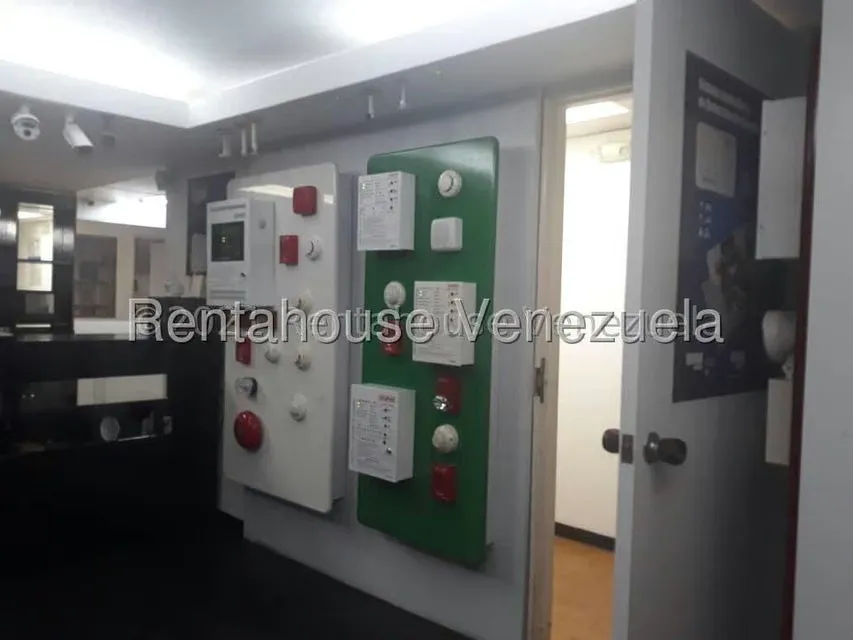 Edificio en Venta en La Urbina, Distrito Metropolitano - 13
