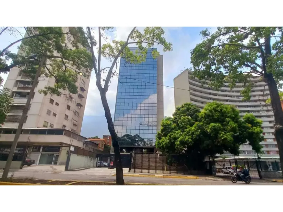Se alquila oficina 87m2 Santa Eduvigis 1122