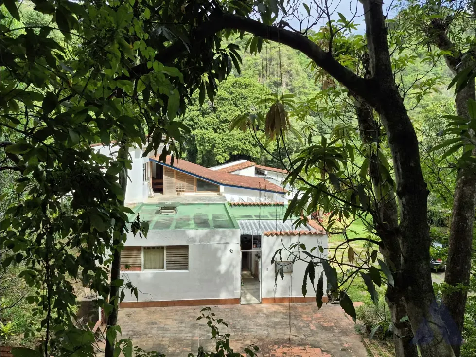 Vendo Fabulosa casa en calle cerrada 3.000m2Terreno Los Campitos 7241 - 20