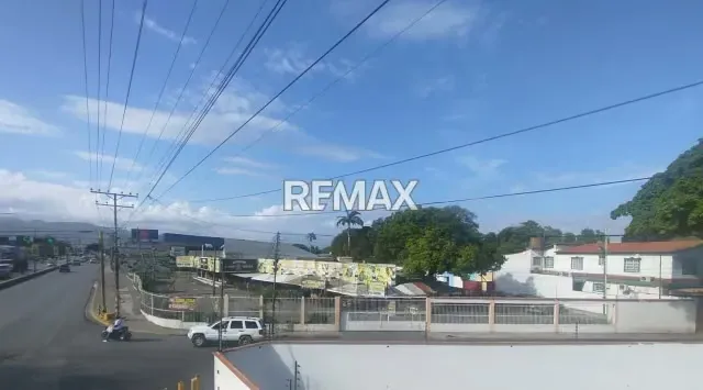 Propiedad comercial en excelente ubicación - 3