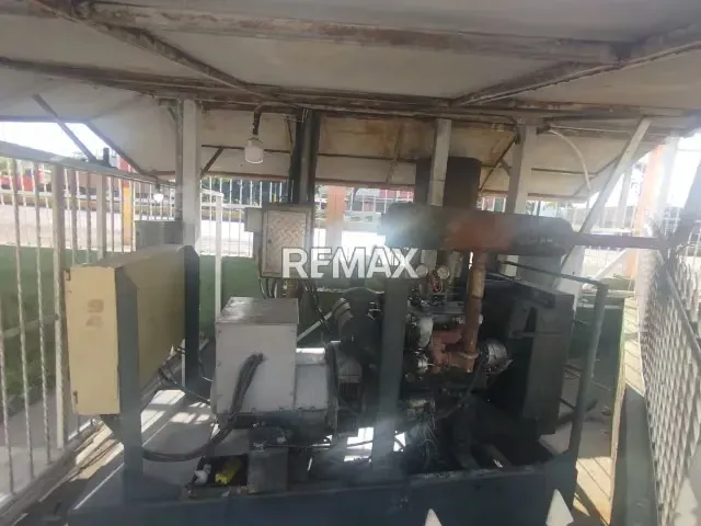 Propiedad comercial en excelente ubicación - 4