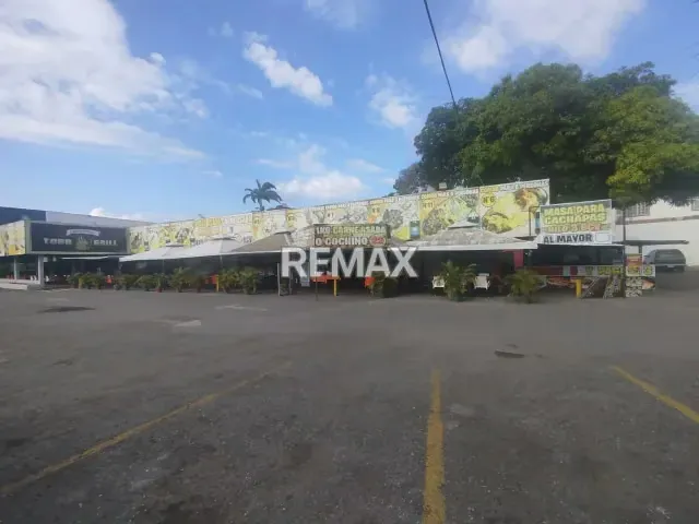 Propiedad comercial en excelente ubicación - 5