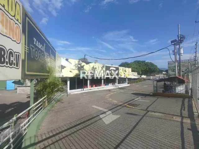 Propiedad comercial en excelente ubicación - 7