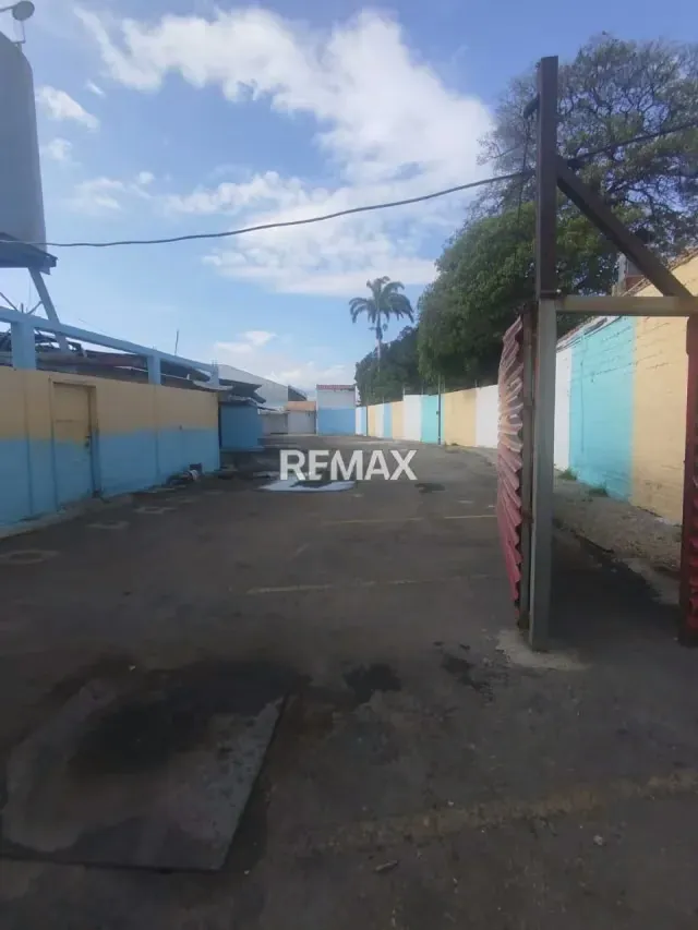 Propiedad comercial en excelente ubicación - 10
