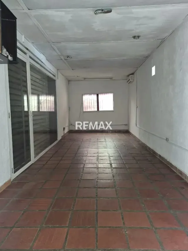Local comercial en alquiler a pie de calle, zona muy transitada - 3