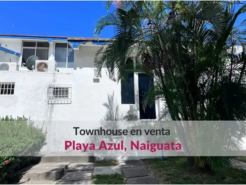 Thownhouse en venta en el club Playa Azul
