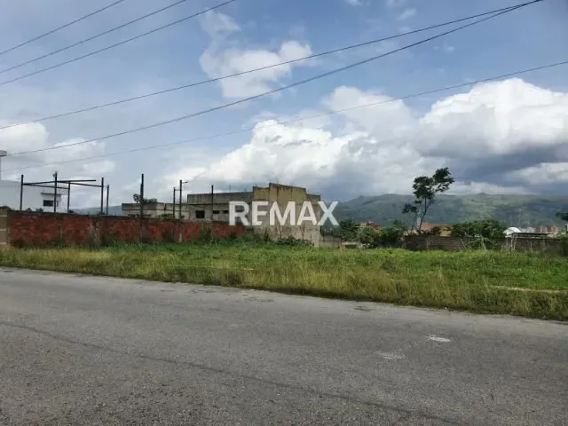 Terreno Residencial de oportunidad en Venta en Mañongo - 4