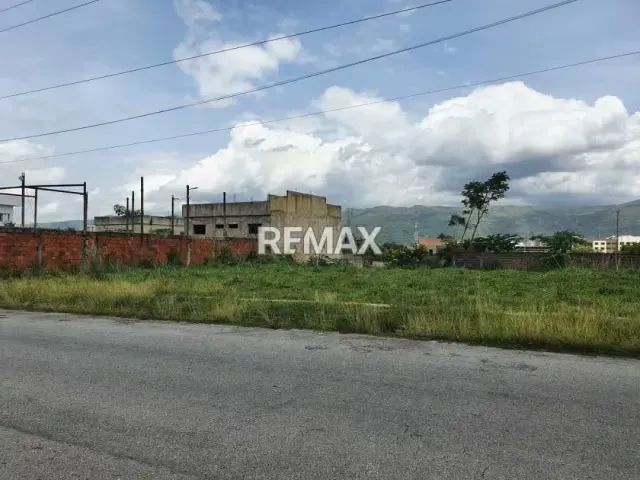 Terreno Residencial de oportunidad en Venta en Mañongo - 7