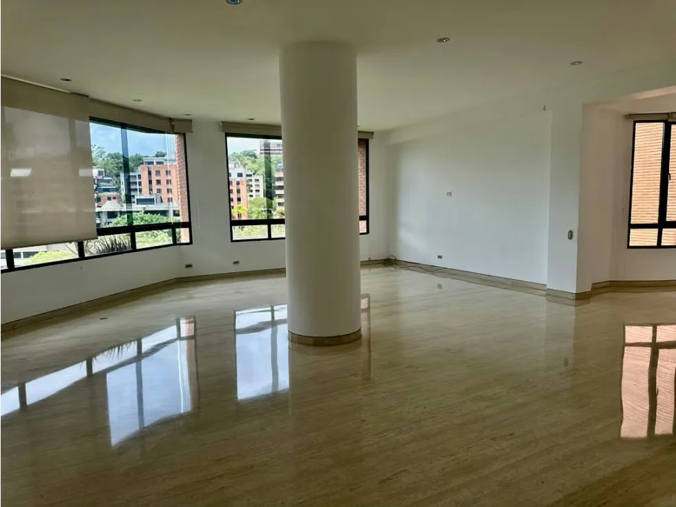 Se alquila Apto 278m² 4h+s/4b+s/4p Colinas de Valle Arriba
