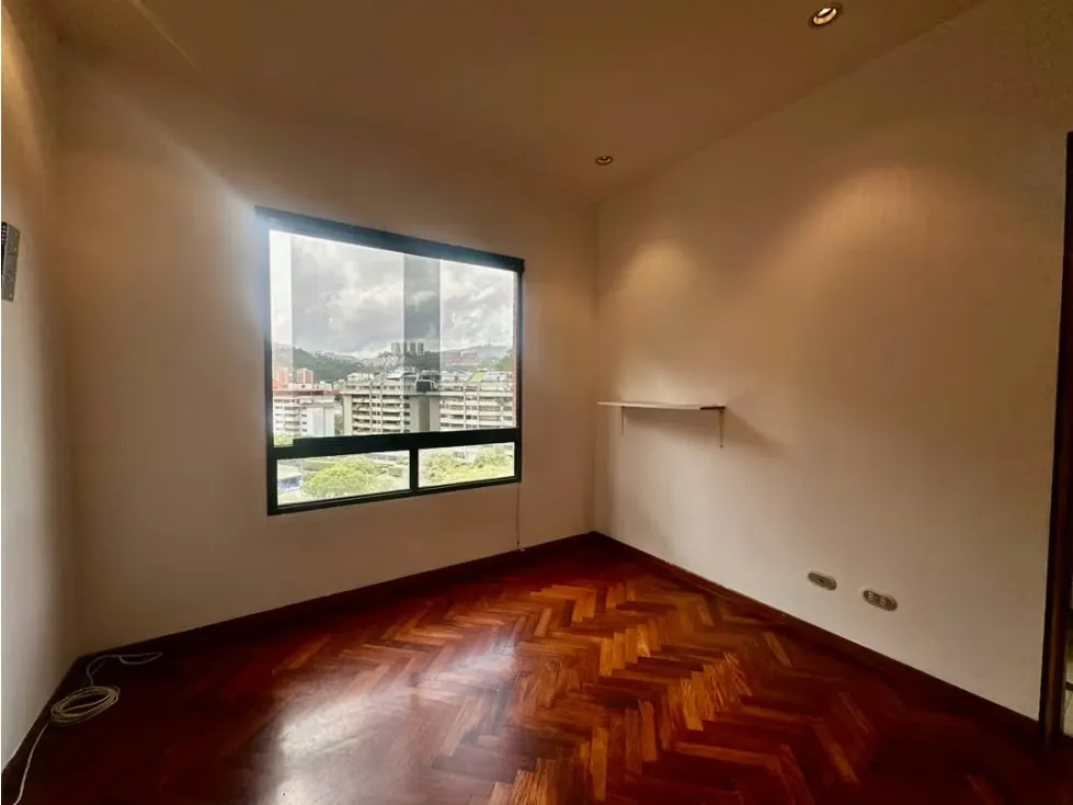 Se alquila Apto 278m² 4h+s/4b+s/4p Colinas de Valle Arriba - 3