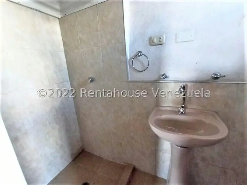Casa (Multipes Niveles) en Venta en Zona Este, Lara - 56