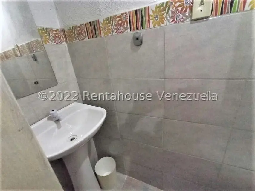 Casa (Multipes Niveles) en Venta en Zona Este, Lara - 58