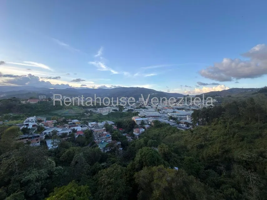 Apartamento (1 Nivel) en Venta en Los Teques, Miranda - 13