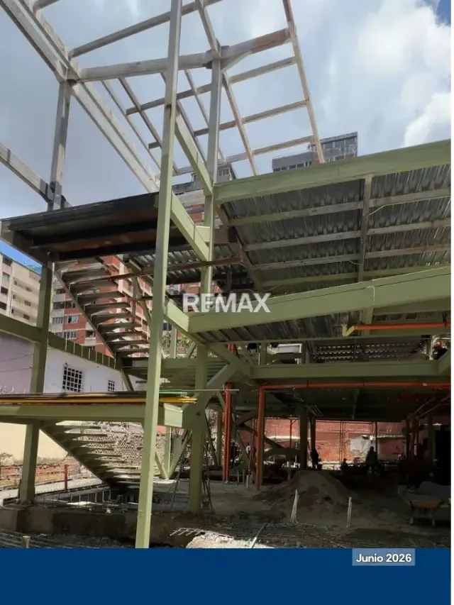 CASA DE LUJO EN CONSTRUCCIÓN – LA FLORESTA - 4