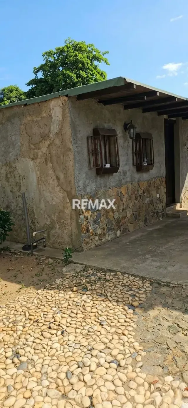 Acogedora casa en venta en Urb. Villa Colonial- Isla de Margarita- Con anexo Independiente.