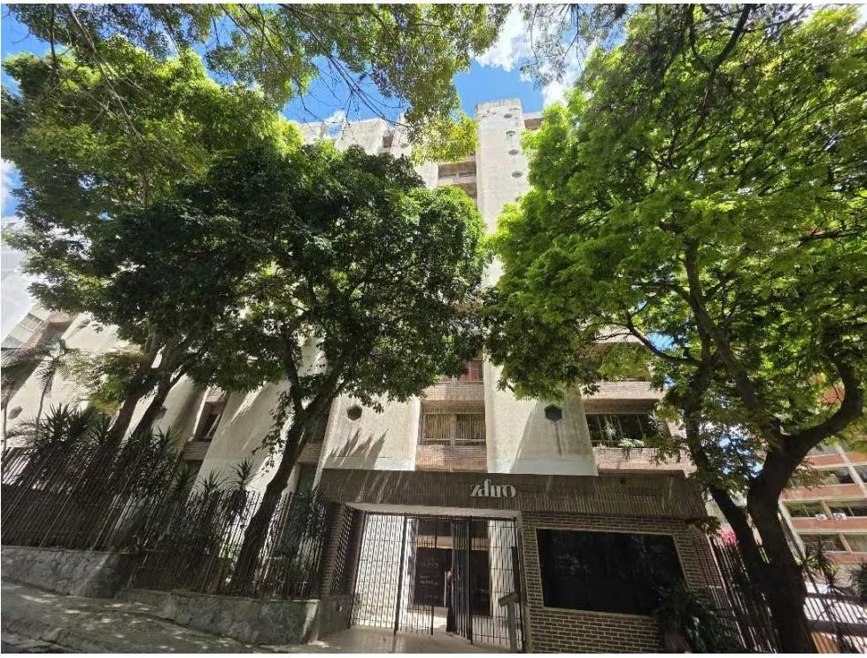 Se alquila apartamento 330m2 Los Naranjos 9011