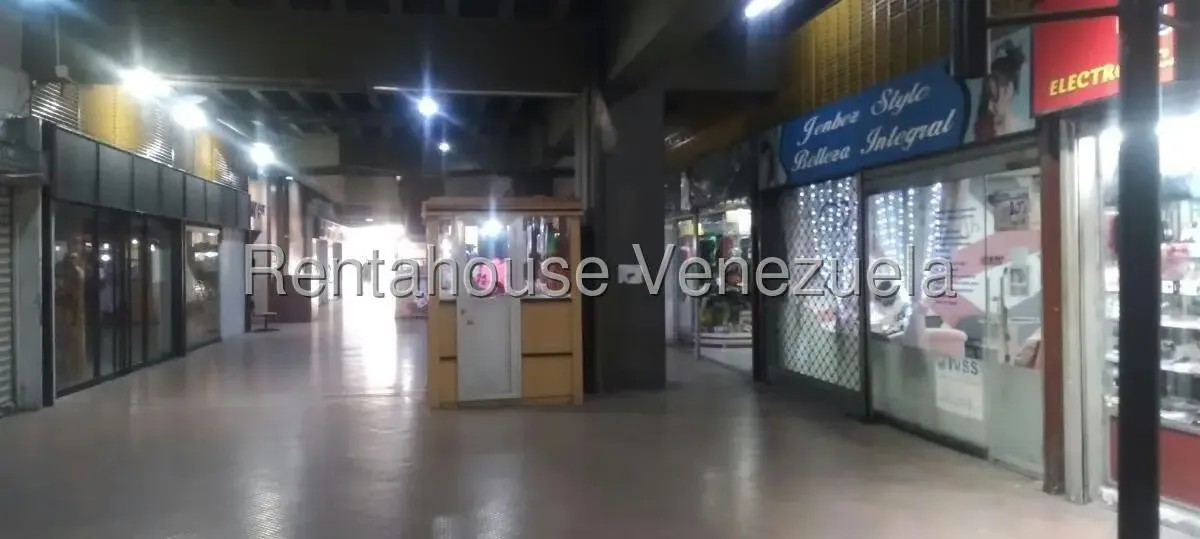 Local Comercial en Venta en El Paraiso, Distrito Metropolitano - 2