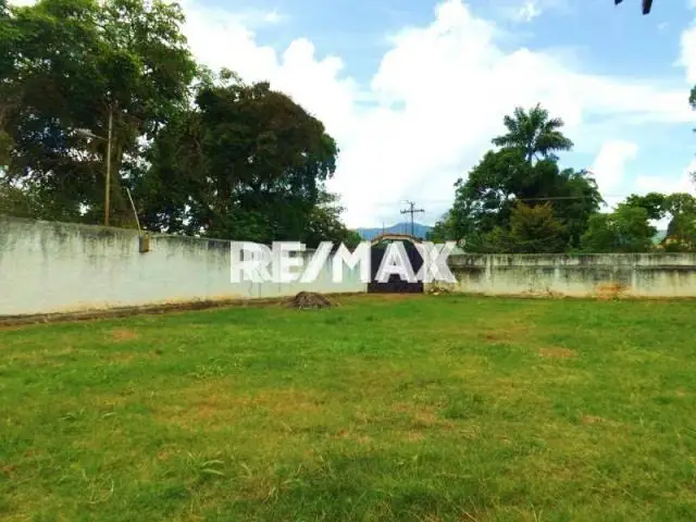 LOCAL COMERCIAL UBICADO EN LA AVENIDA BOLÍVAR DE BEJUMA